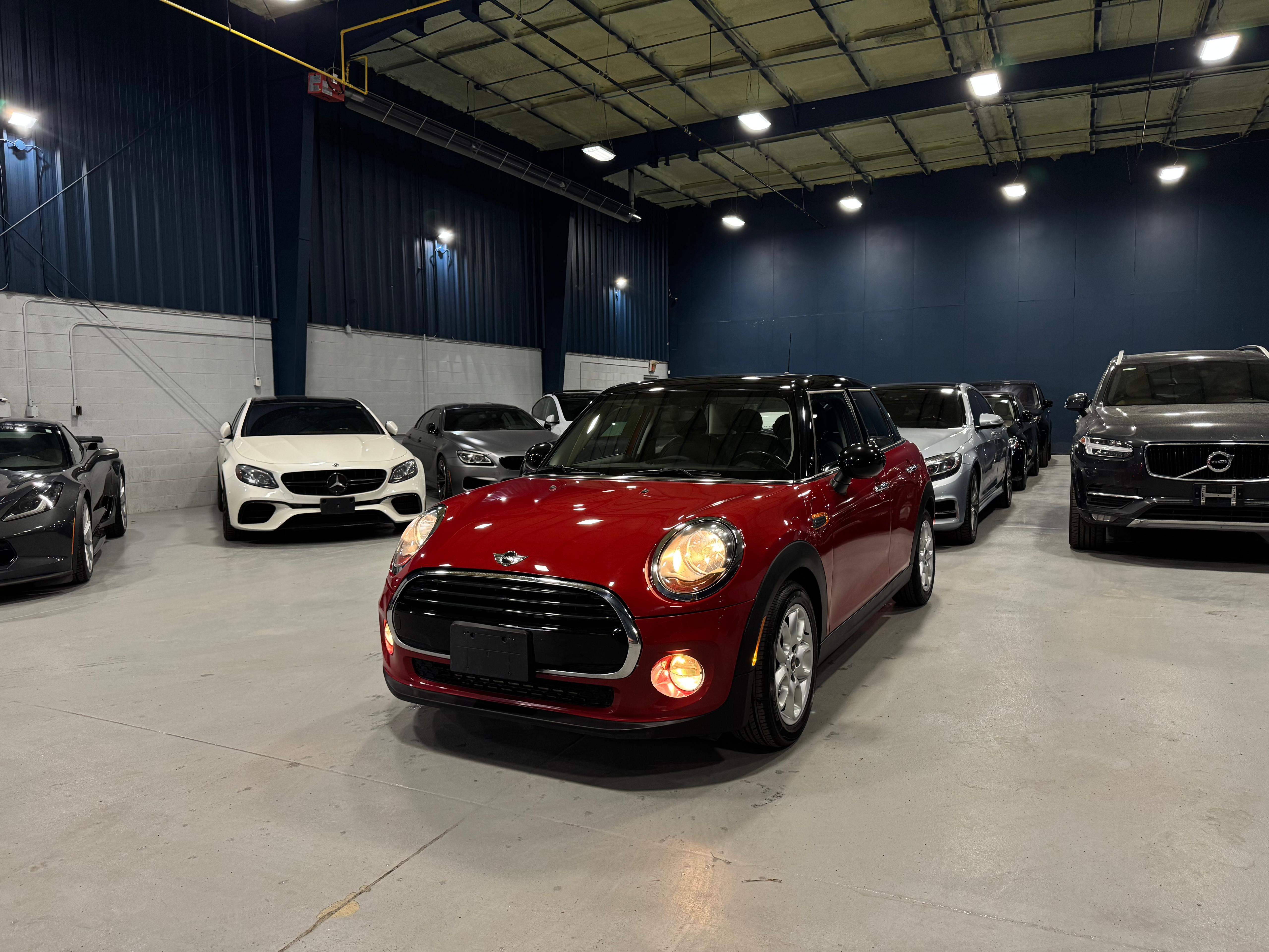MINI Cooper 4-Door Hatchback FWD